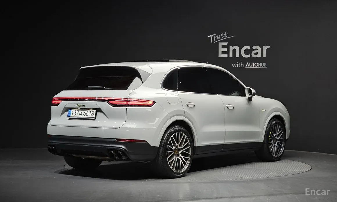 Фото 2 - Porsche Cayenne