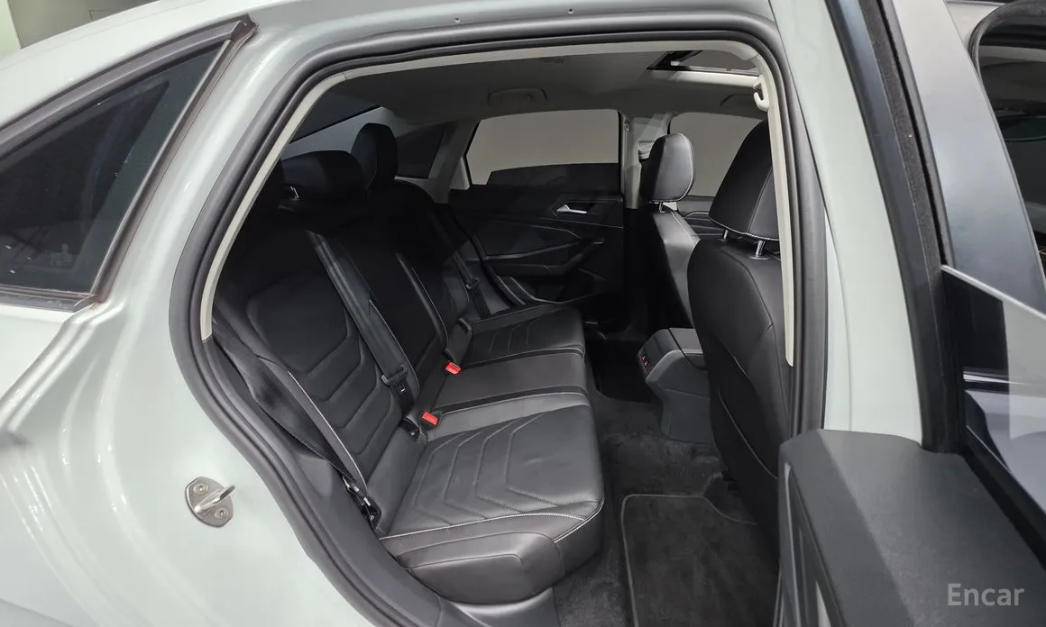 Фото 19 - Volkswagen Jetta