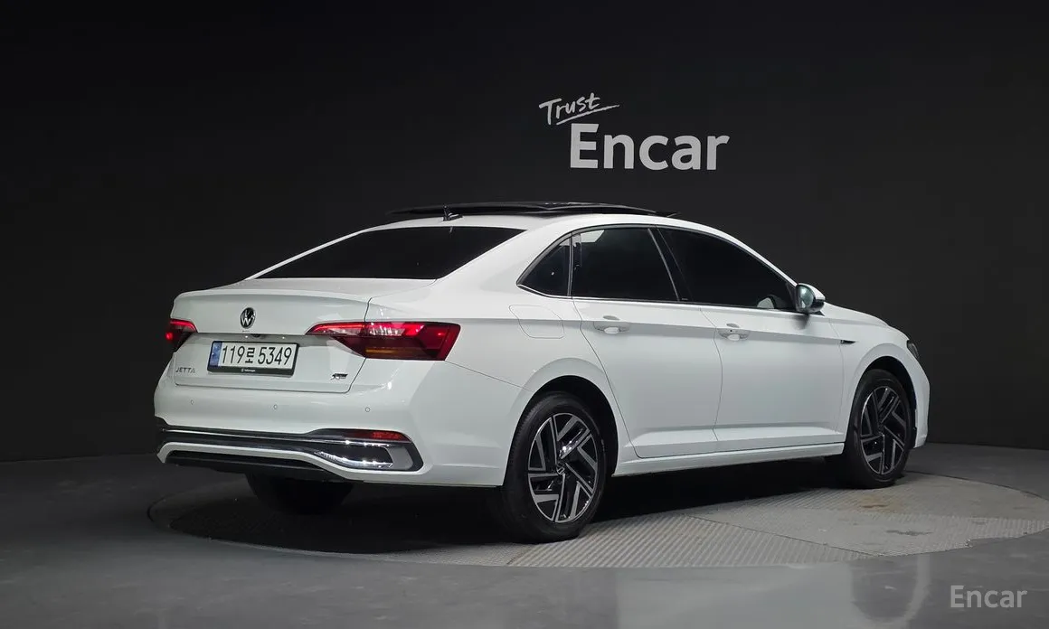 Фото 2 - Volkswagen Jetta