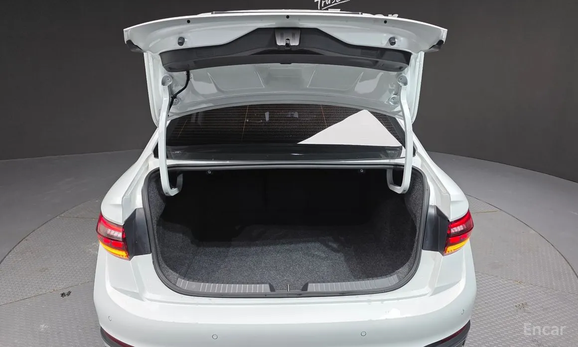 Фото 20 - Volkswagen Jetta