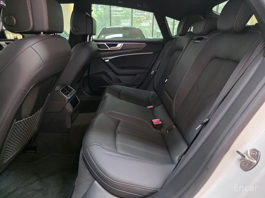 Фото 11 - Audi A7