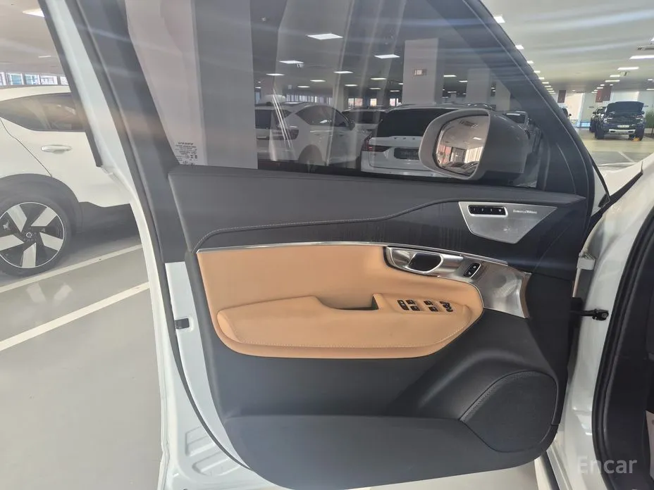 Фото 16 - Volvo XC90