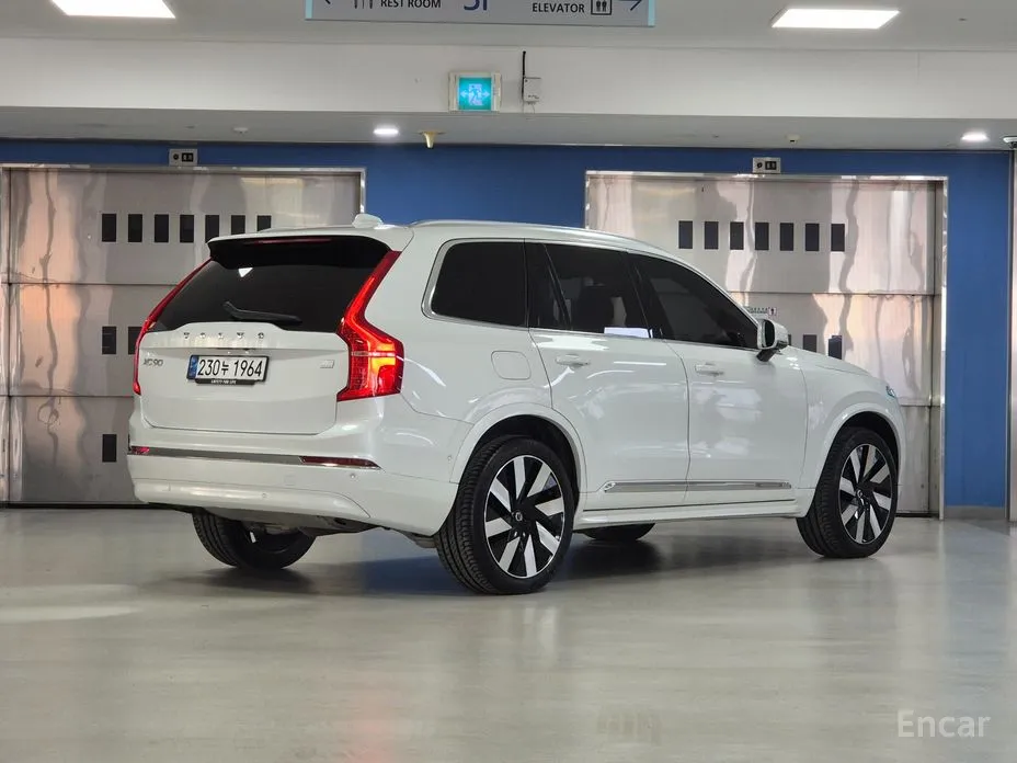 Фото 4 - Volvo XC90