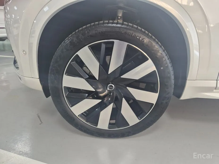 Фото 6 - Volvo XC90