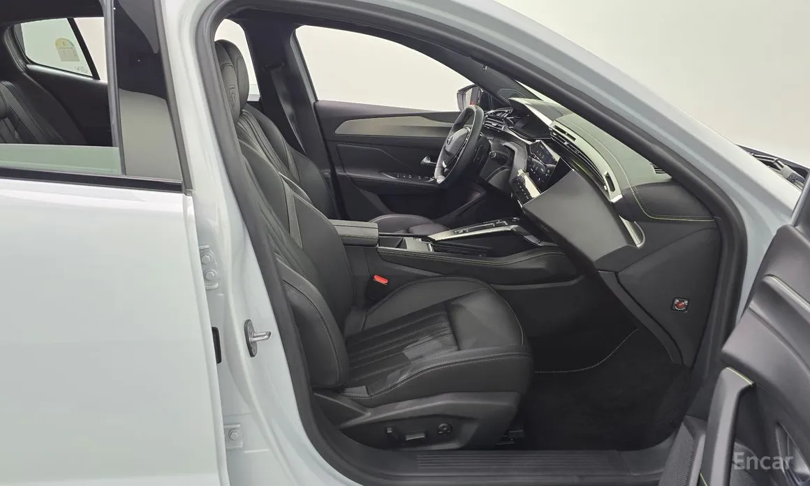 Фото 11 - Peugeot 408