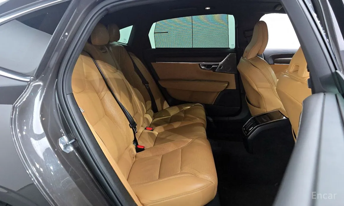 Фото 12 - Volvo S90