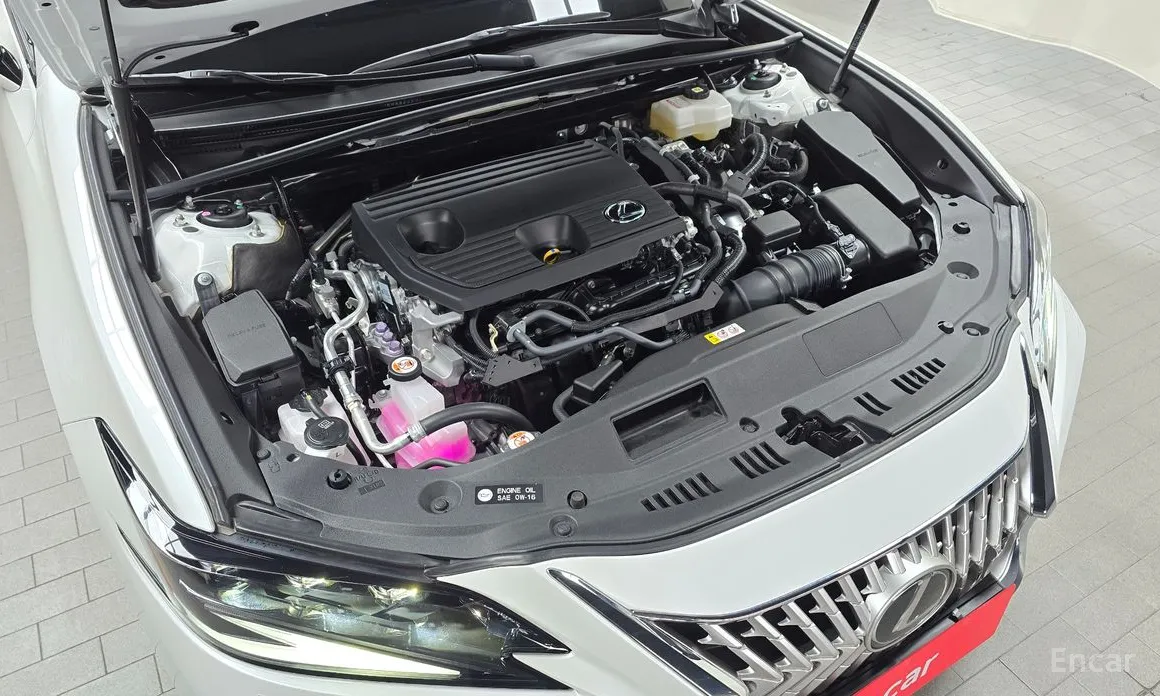 Фото 6 - Lexus ES