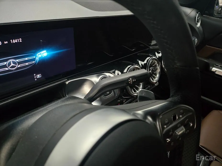 Фото 13 - Mercedes-Benz GLB-Class