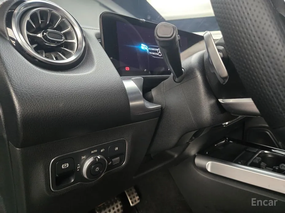 Фото 14 - Mercedes-Benz GLB-Class