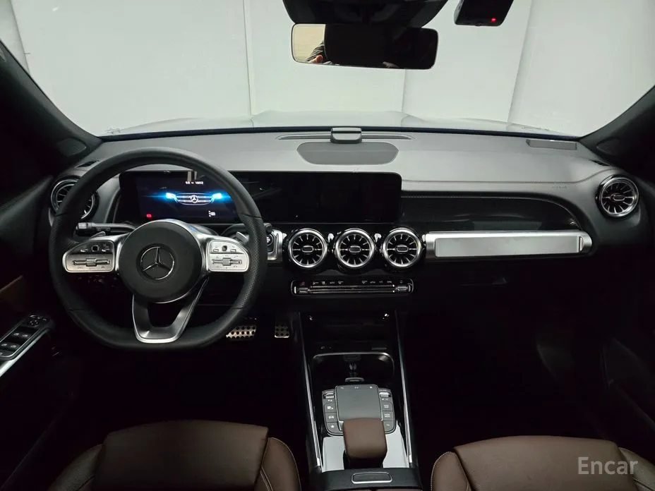 Фото 8 - Mercedes-Benz GLB-Class