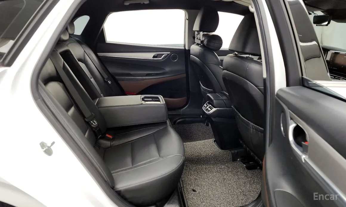 Фото 12 - Hyundai Grandeur