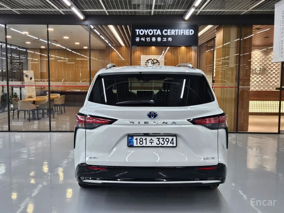 Фото 4 - Toyota Sienna