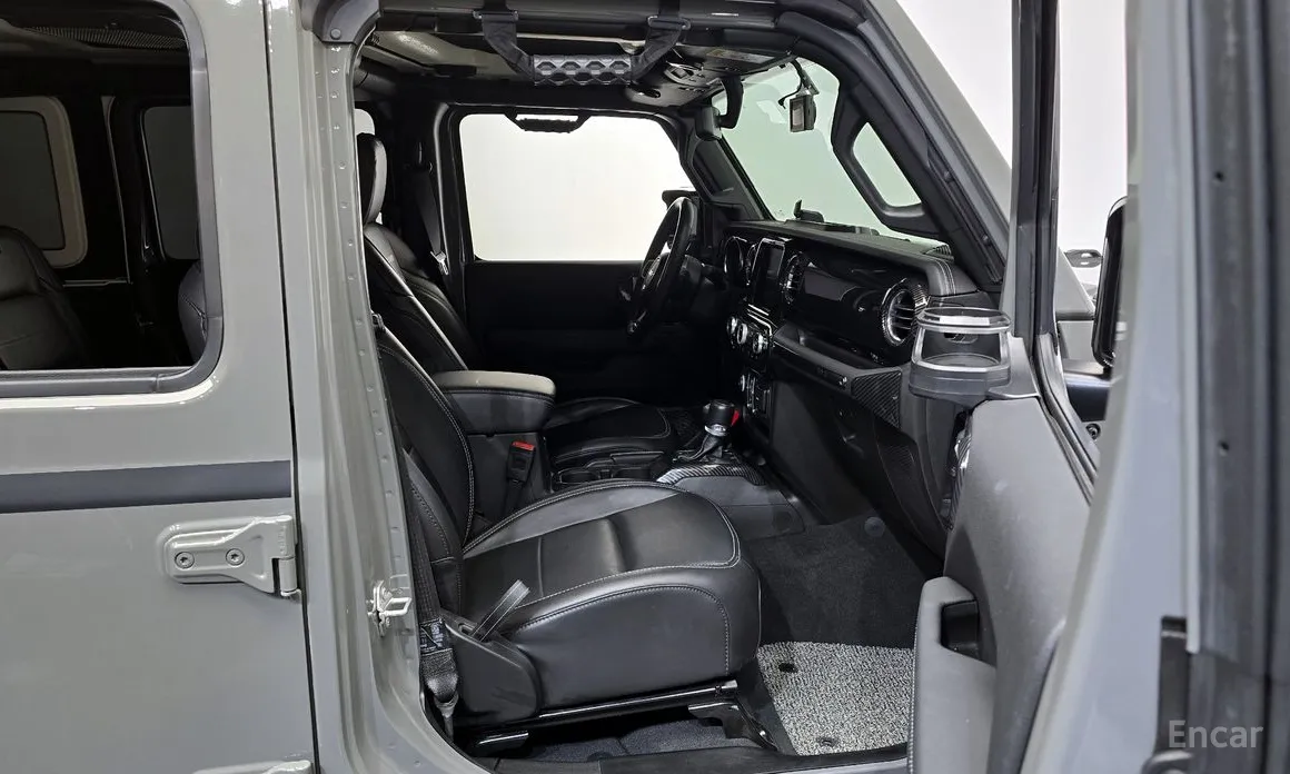 Фото 11 - Jeep Wrangler