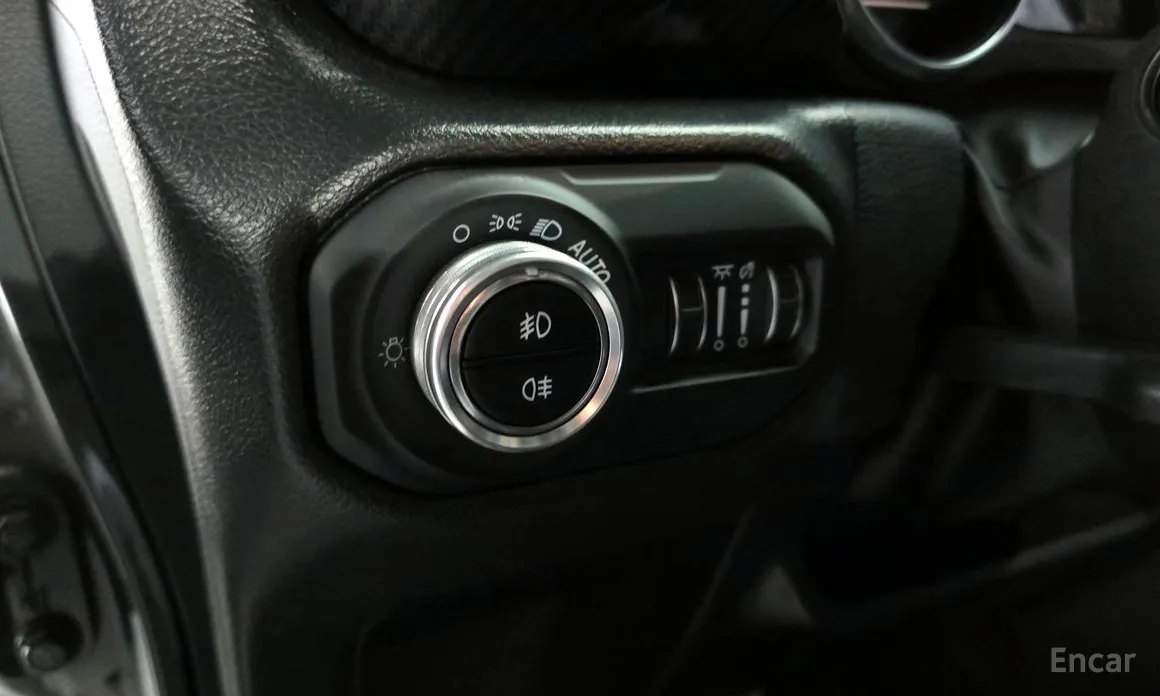 Фото 18 - Jeep Wrangler