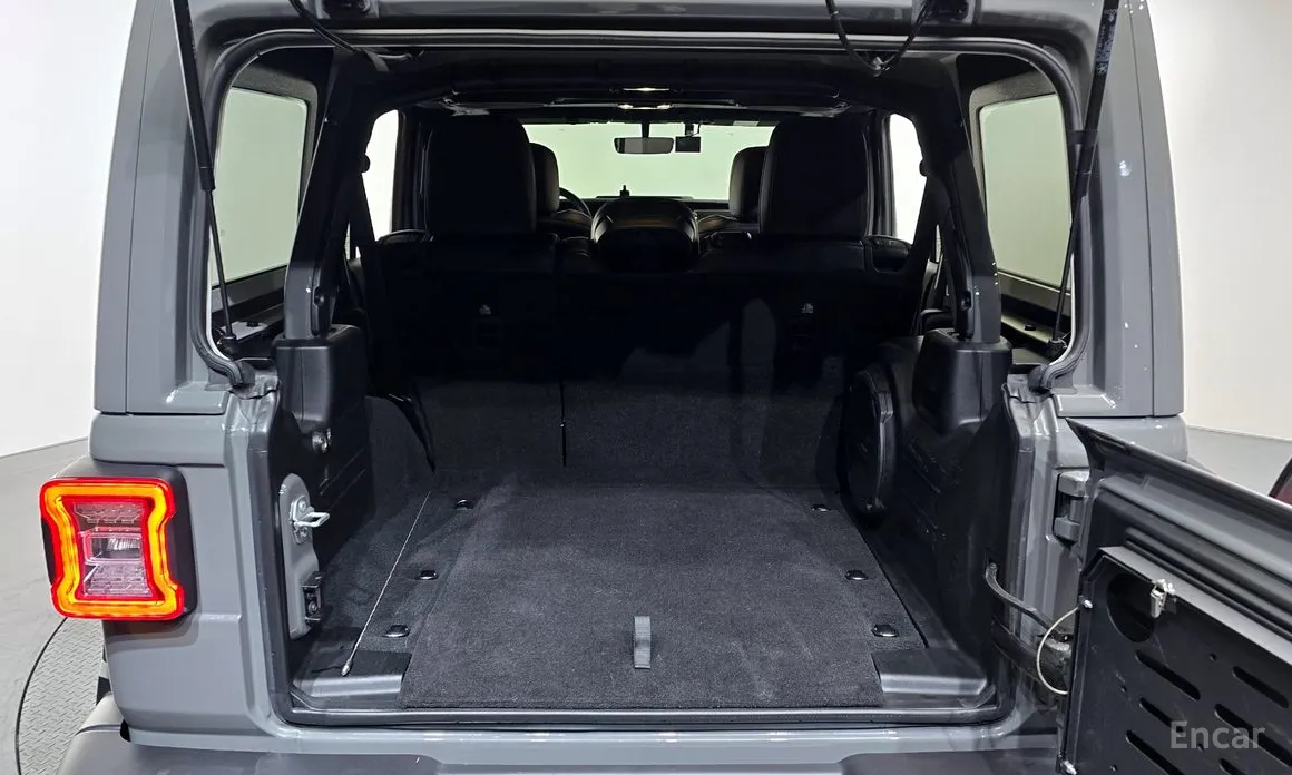 Фото 20 - Jeep Wrangler