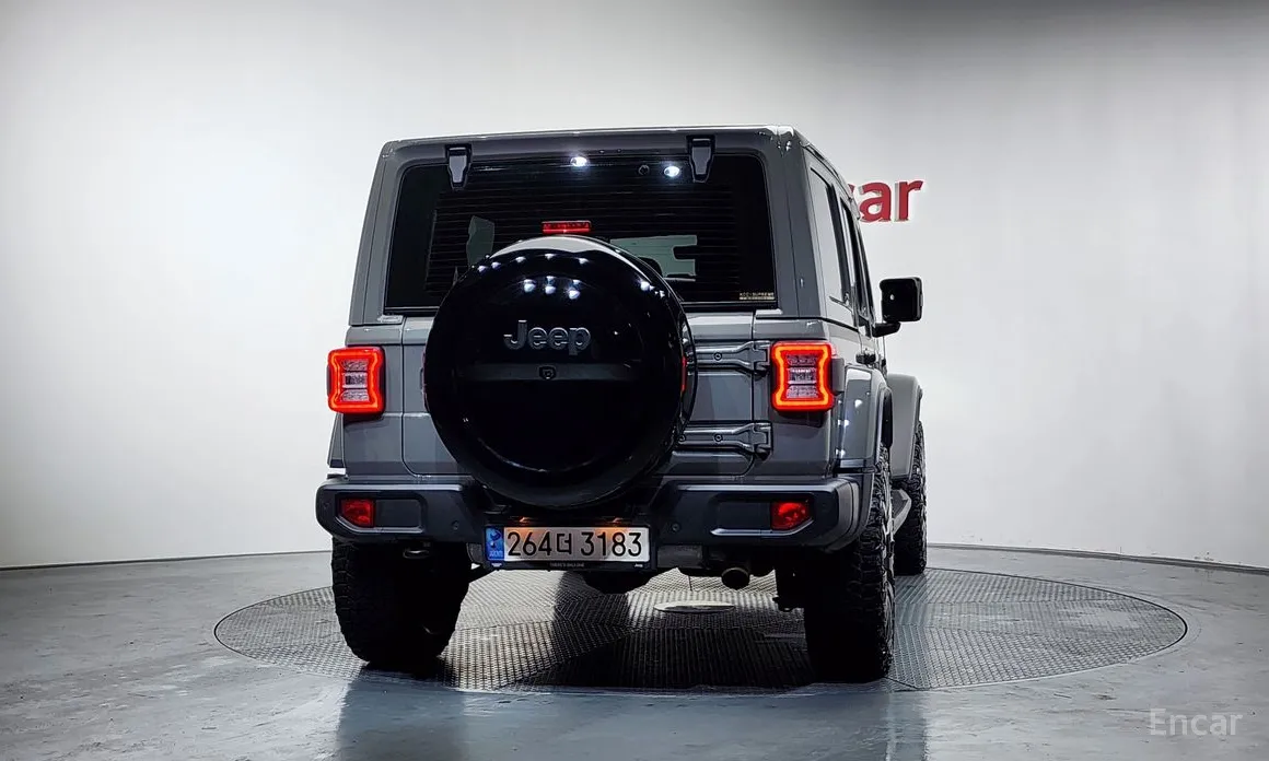 Фото 4 - Jeep Wrangler