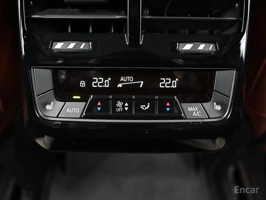 Фото 16 - BMW iX