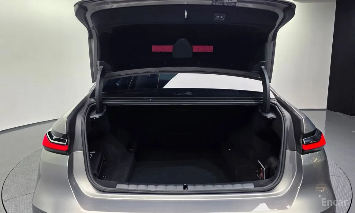 Фото 20 - BMW 7 Series