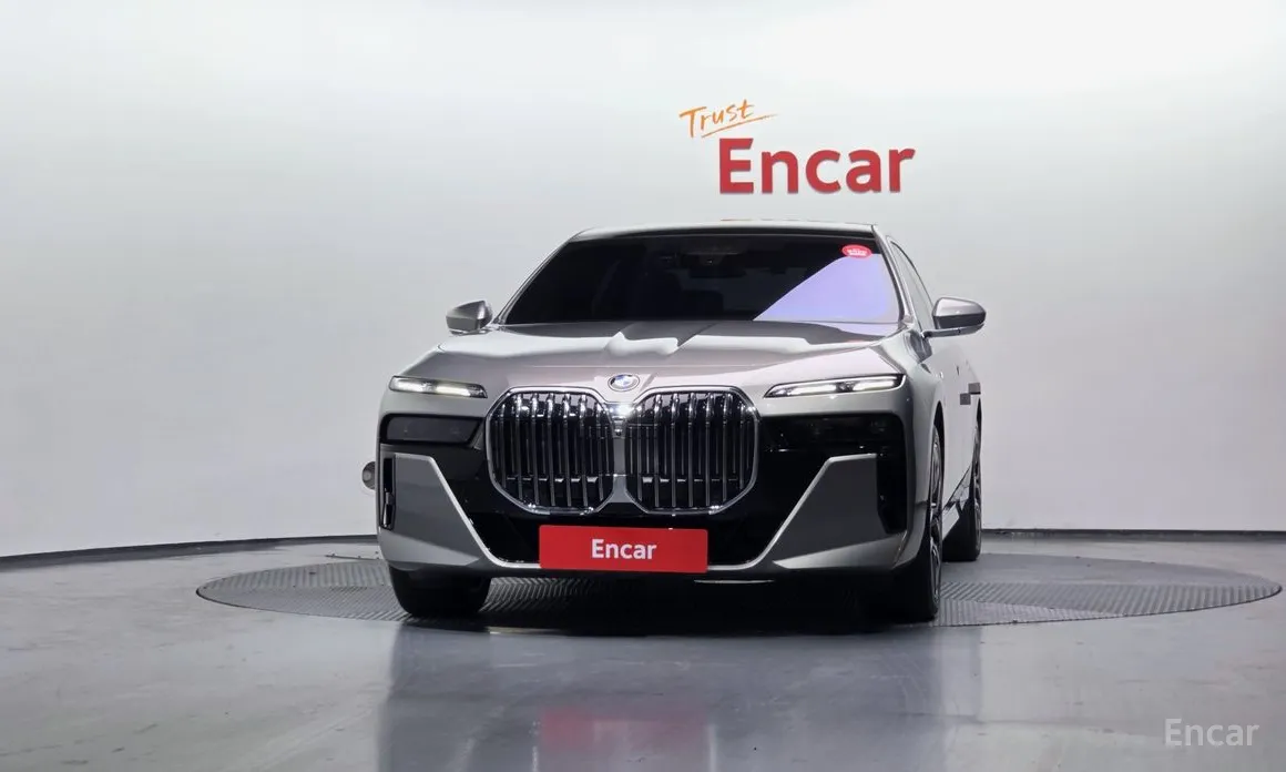 Фото 3 - BMW 7 Series