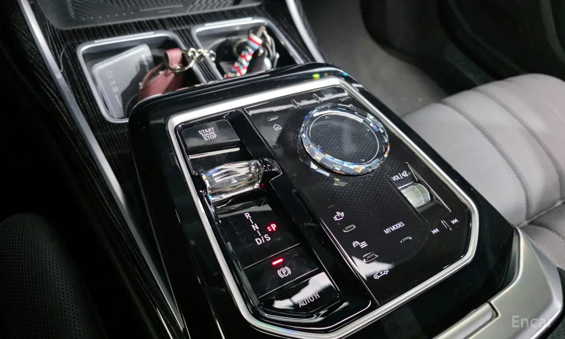 Фото 9 - BMW 7 Series