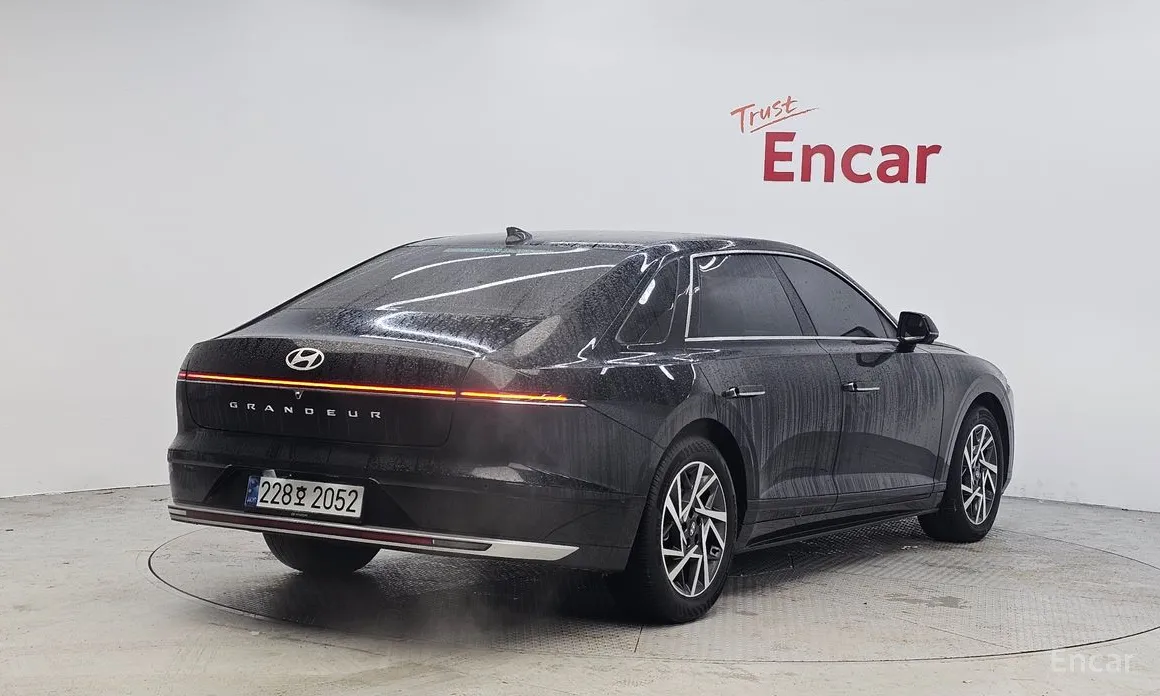 Фото 2 - Hyundai Grandeur