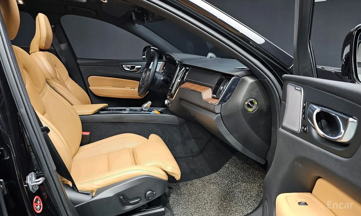 Фото 10 - Volvo XC60