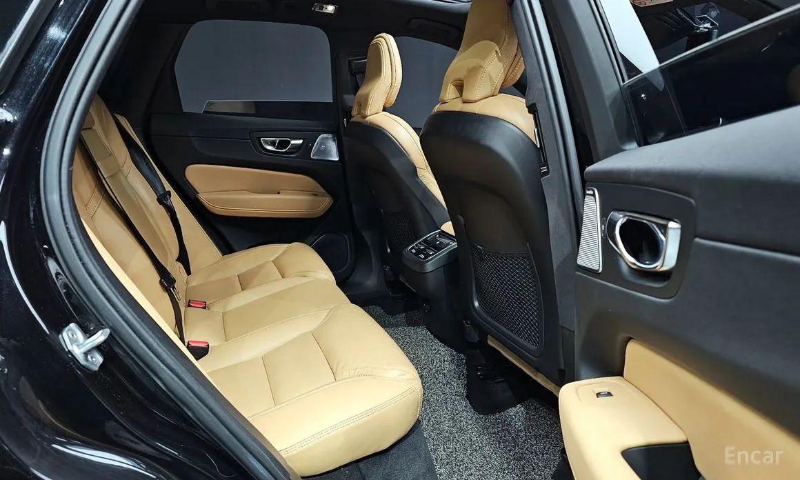 Фото 11 - Volvo XC60