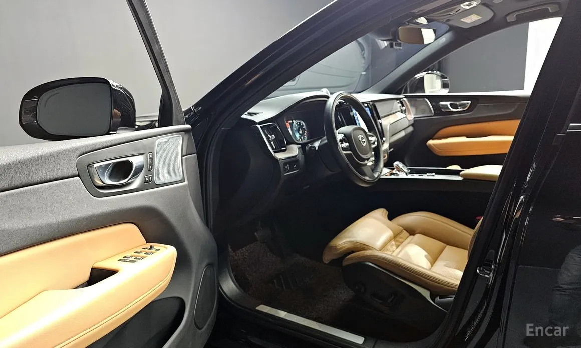 Фото 12 - Volvo XC60