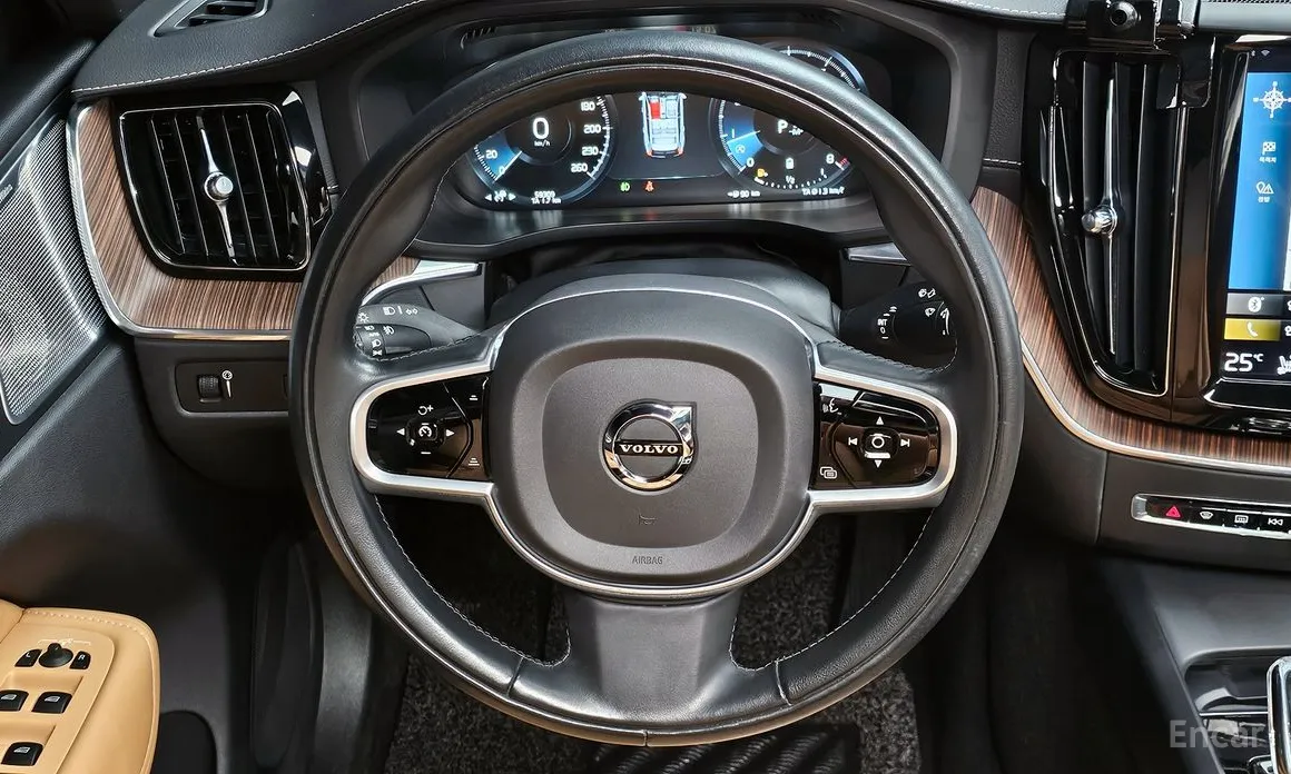 Фото 13 - Volvo XC60