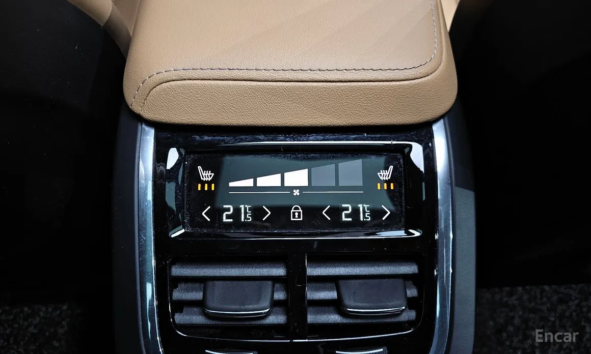 Фото 19 - Volvo XC60