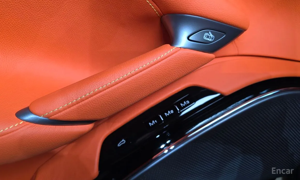 Фото 12 - Ferrari Roma