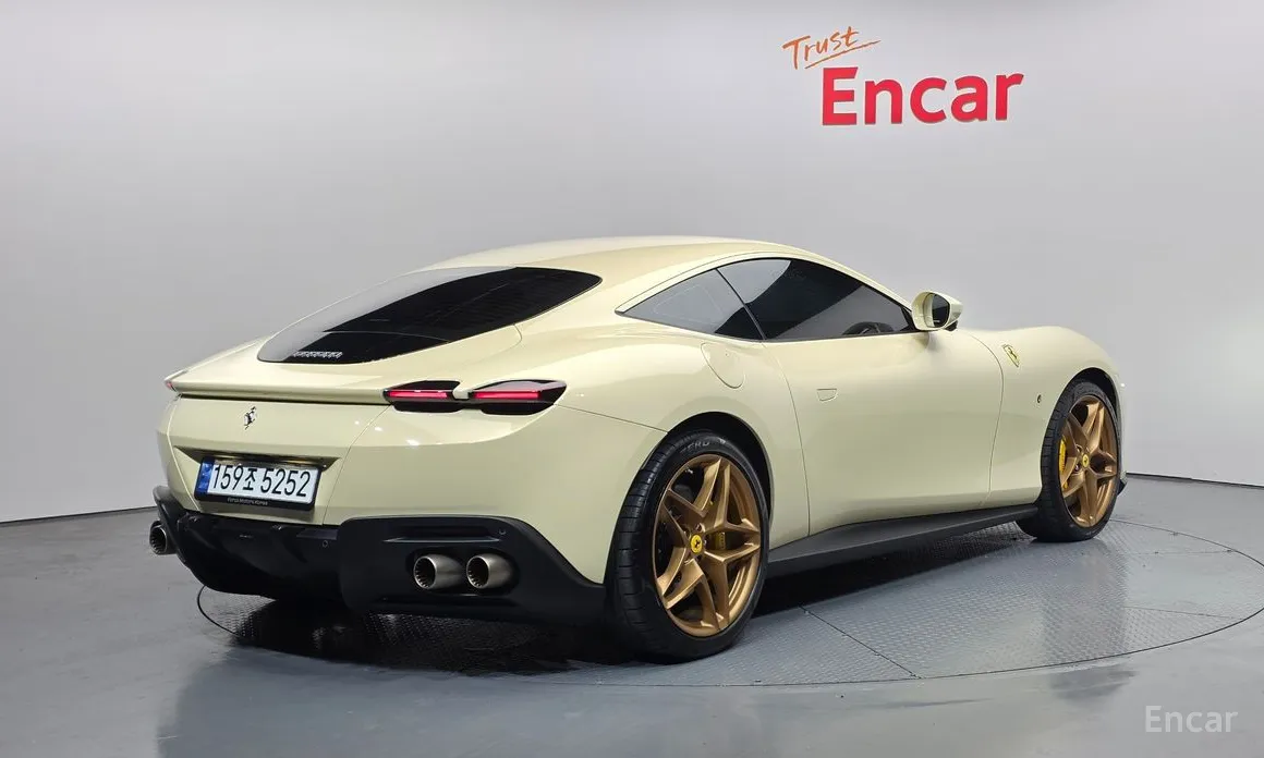 Фото 2 - Ferrari Roma