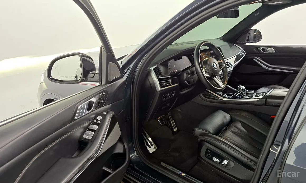 Фото 10 - BMW X7