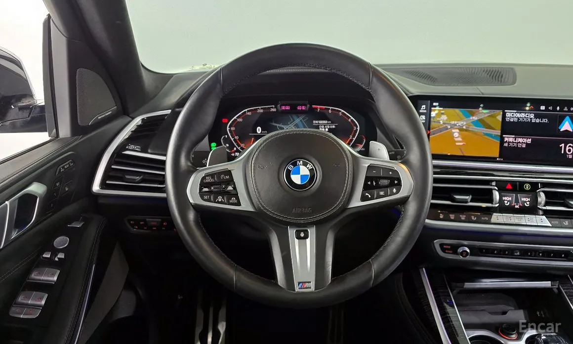 Фото 13 - BMW X7