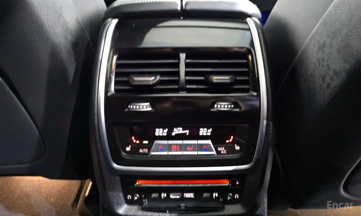 Фото 19 - BMW X7