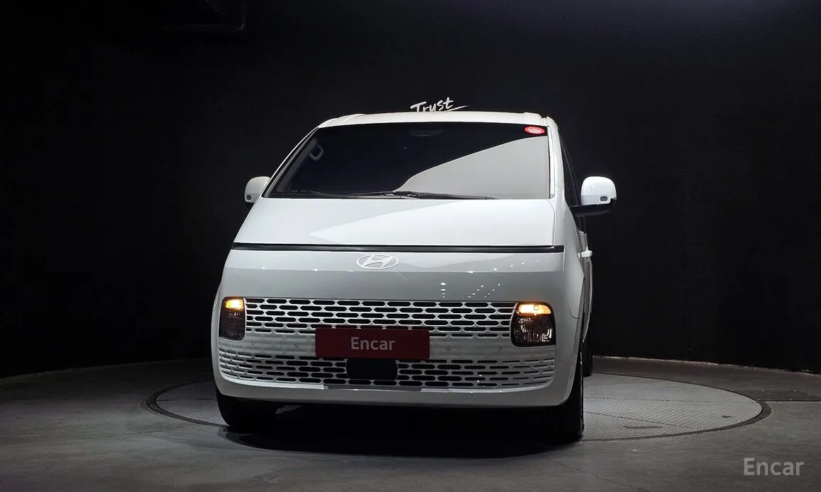 Фото 3 - Hyundai Staria