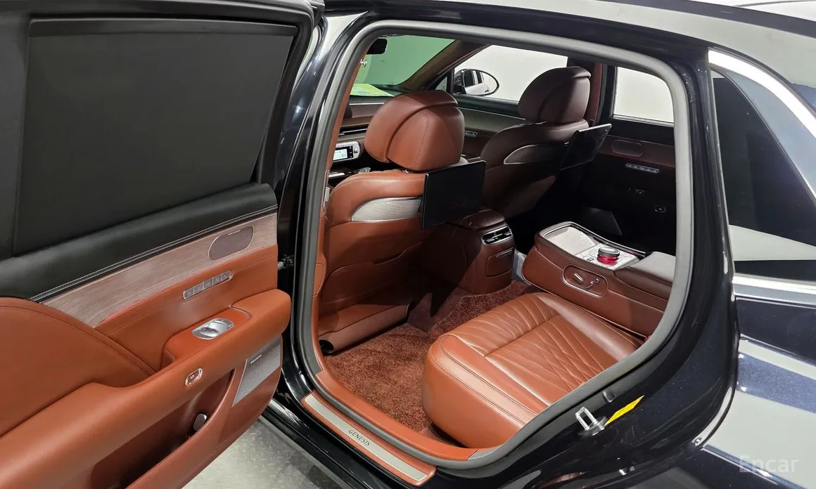 Фото 11 - Genesis G90