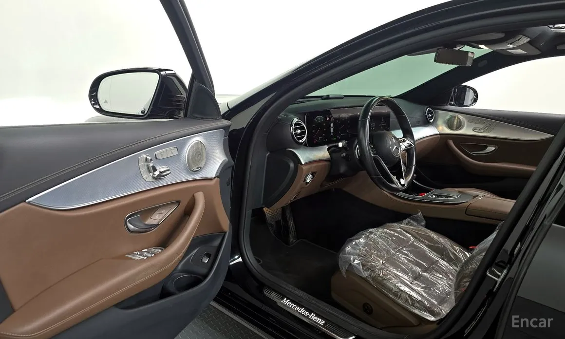 Фото 11 - Mercedes-Benz E-Class