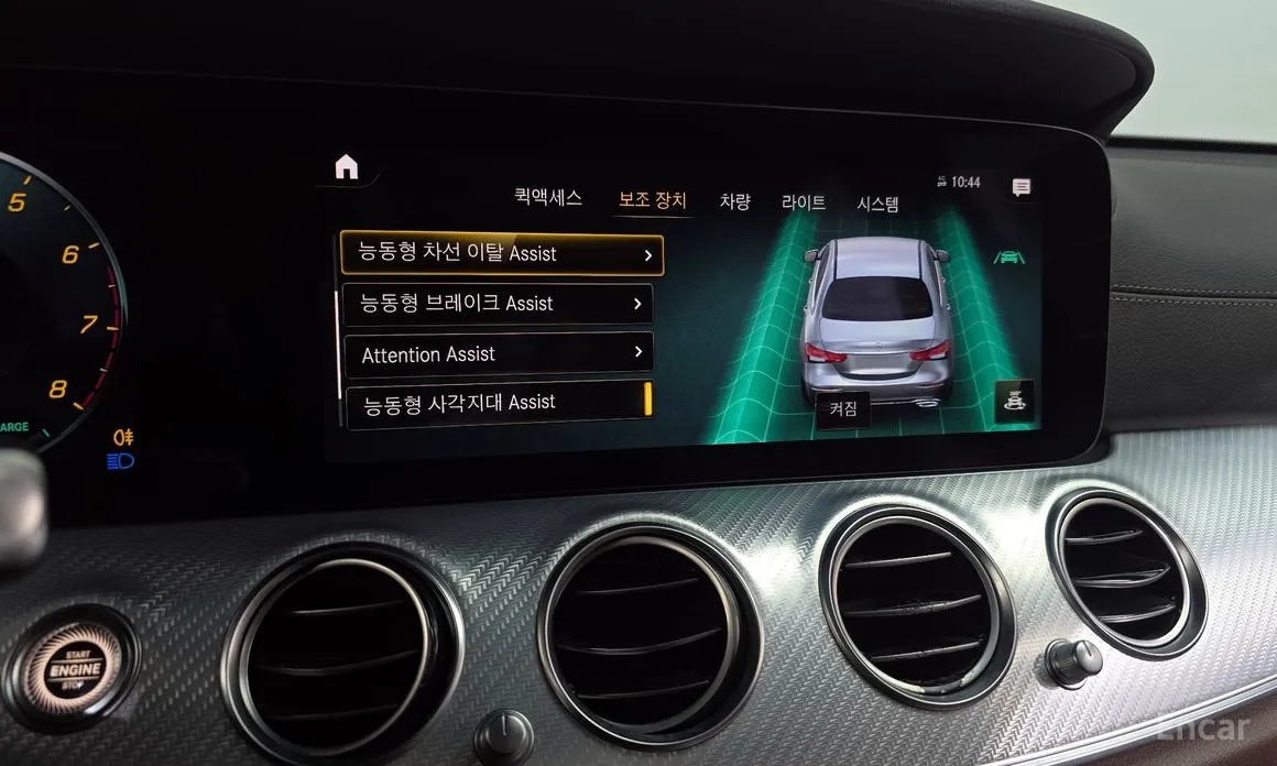 Фото 17 - Mercedes-Benz E-Class