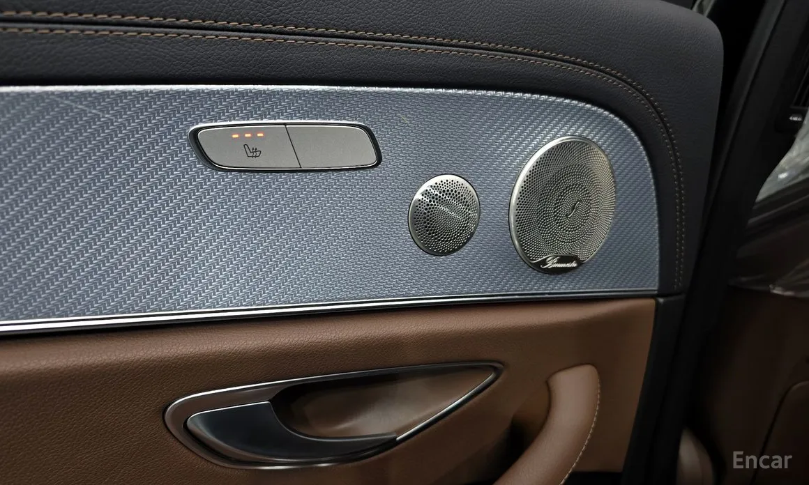 Фото 19 - Mercedes-Benz E-Class