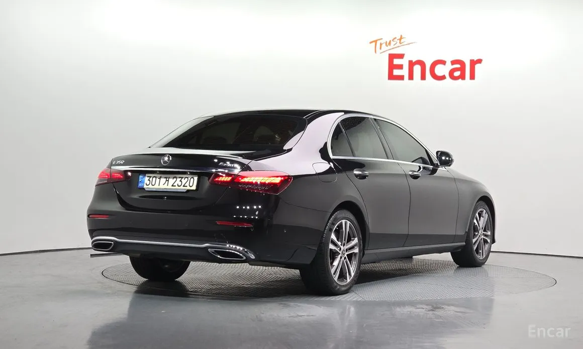 Фото 2 - Mercedes-Benz E-Class