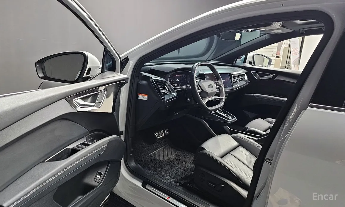 Фото 10 - Audi Q4 e-tron