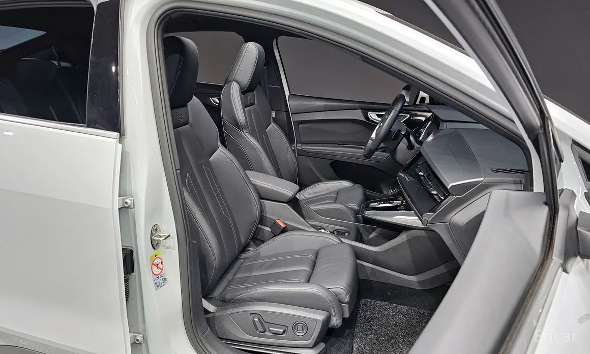 Фото 12 - Audi Q4 e-tron