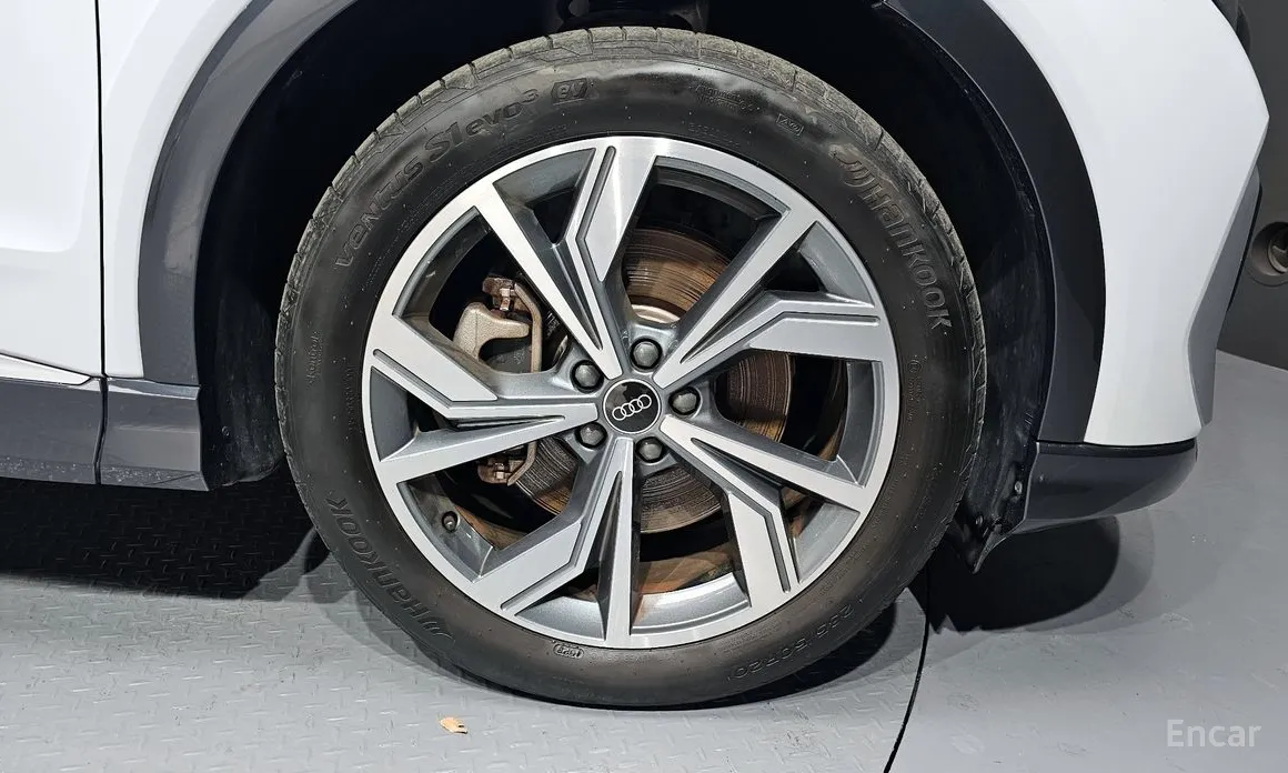 Фото 5 - Audi Q4 e-tron