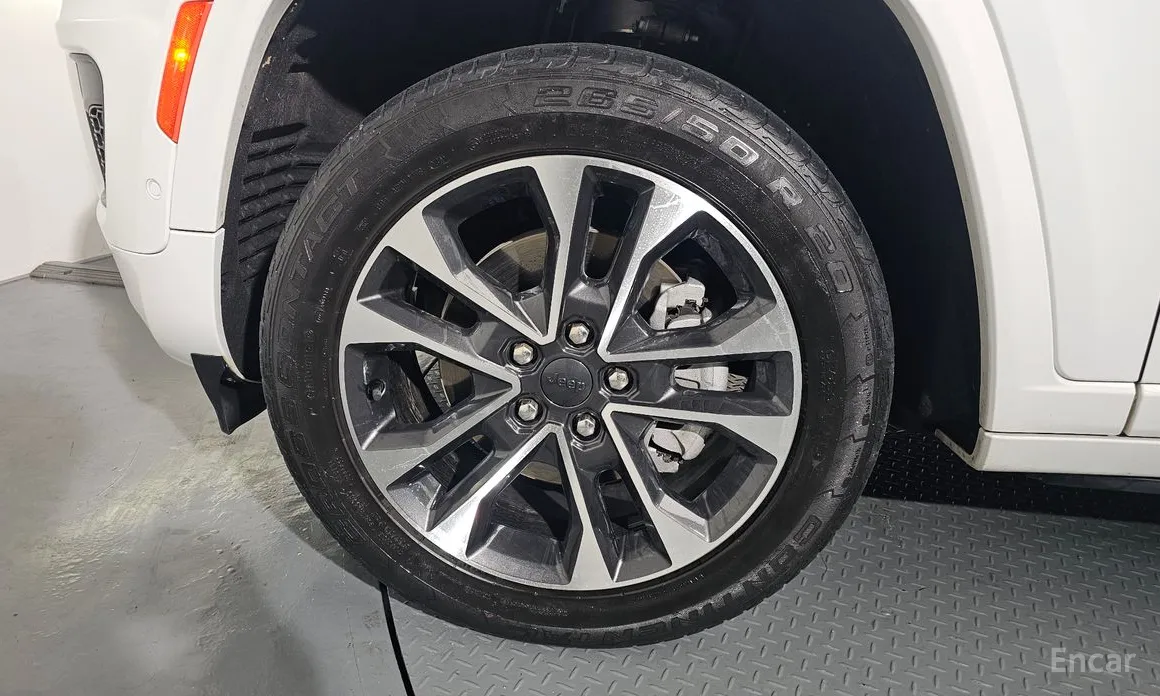 Фото 5 - Jeep Cherokee