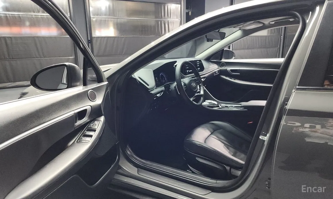 Photo 10 - Hyundai Sonata