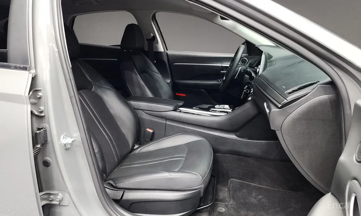 Photo 11 - Hyundai Sonata