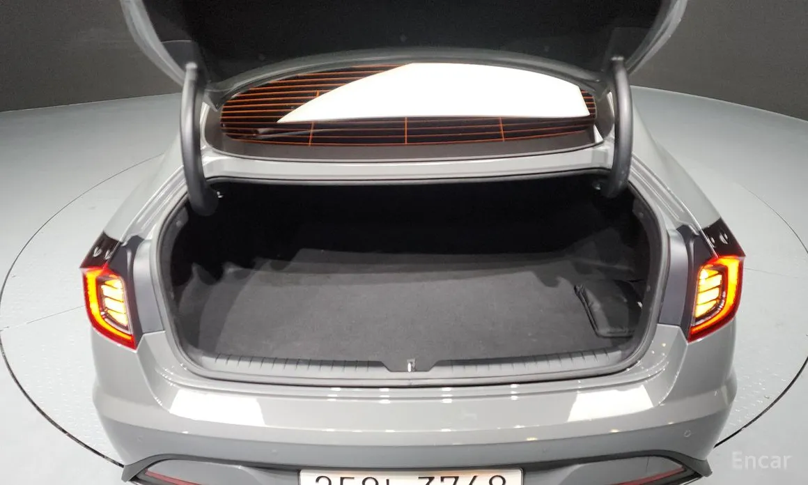 Photo 20 - Hyundai Sonata