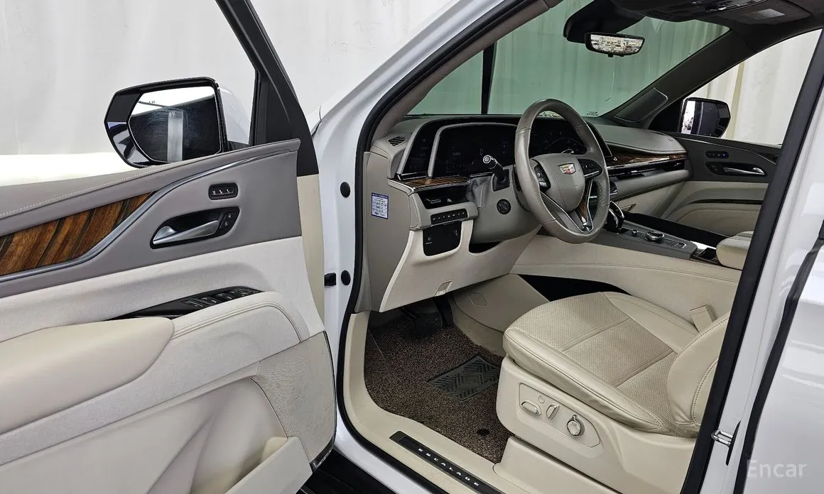 Фото 10 - Cadillac Escalade