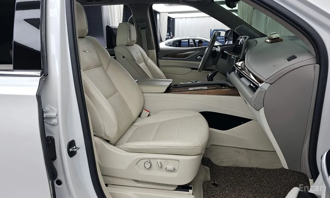 Фото 11 - Cadillac Escalade